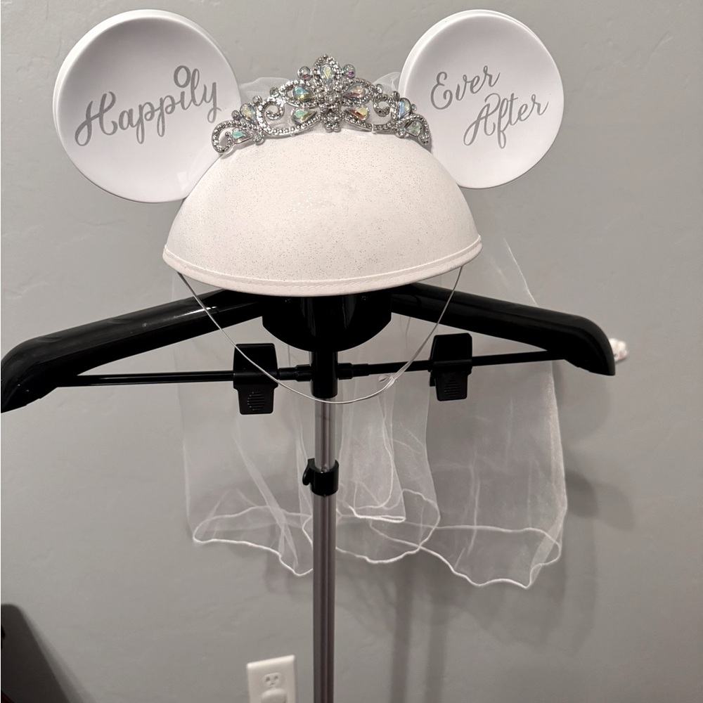 Disney Mickey/Minnie white wedding ears hat
